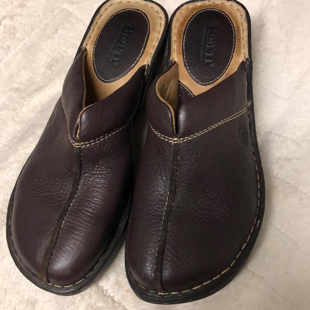 Born clog in Brown Sz 7 Great Condition